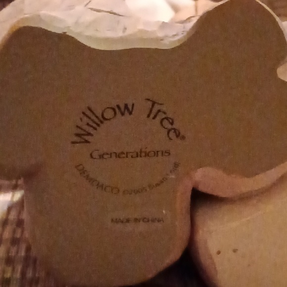 Willow Tree Generations - 2005 Susan Lordi Figurine - Picture 3 of 8